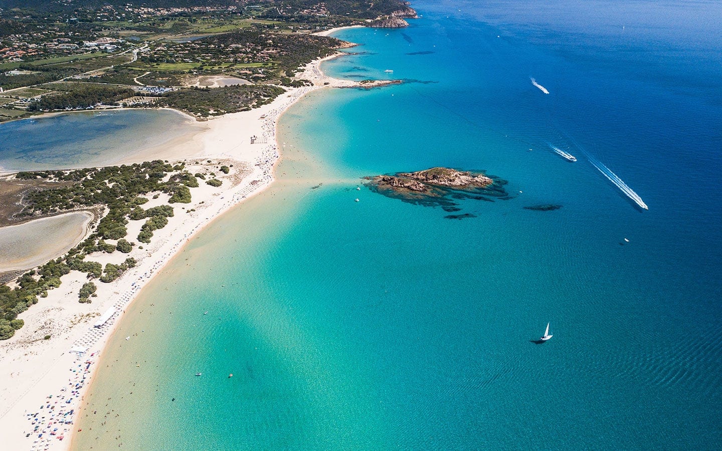 Vacanze 2021 in Sardegna: 5 dritte per un viaggio low cost Vacanze 2021 in Sardegna: 5 dritte per un viaggio low cost